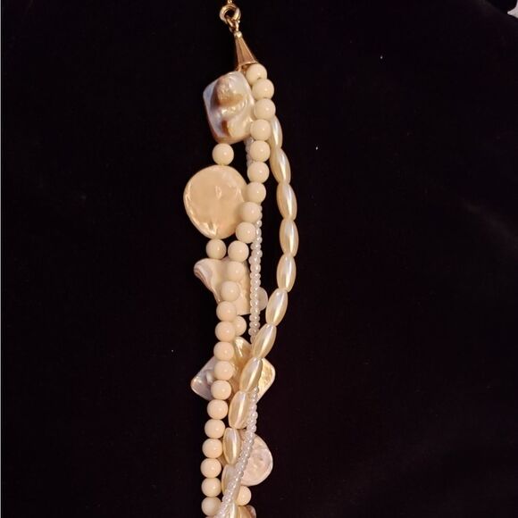 Lovely Vintage Avon Pearls and Seashells Necklace - Picture 5 of 5